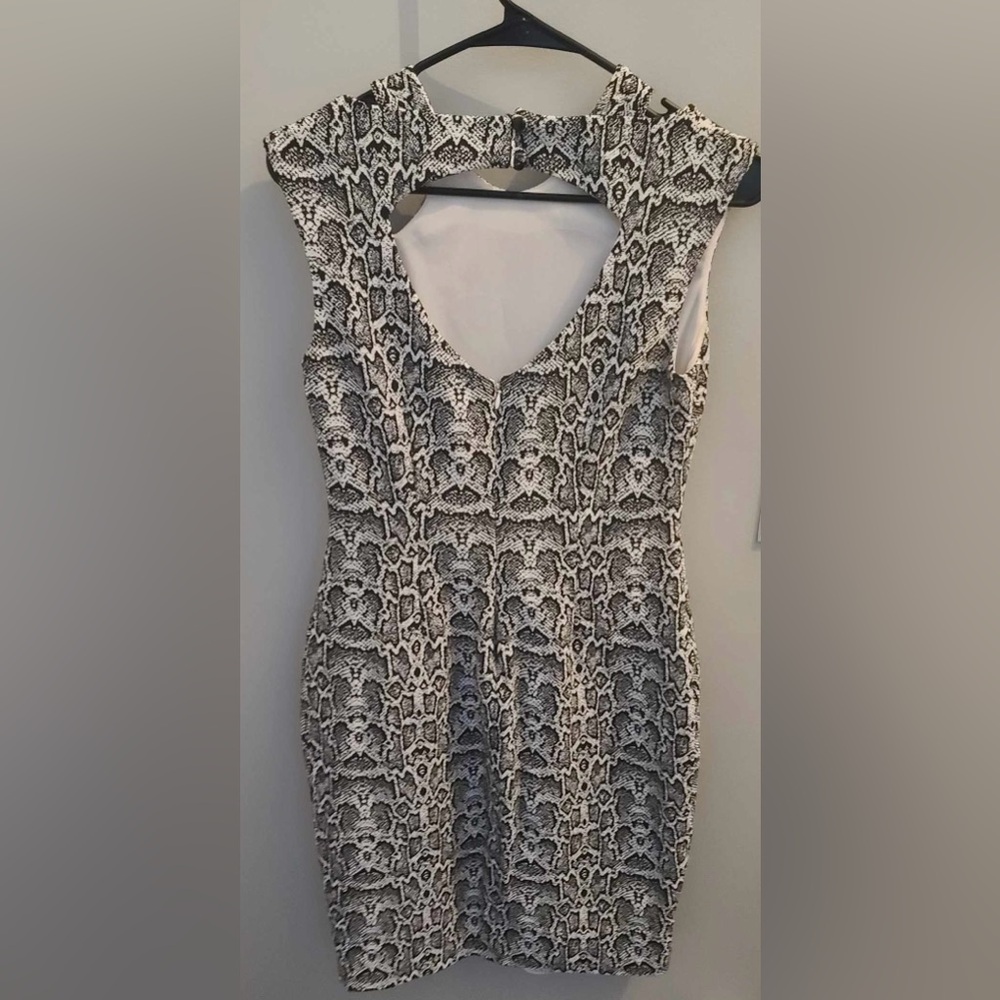 Cache Black And White Python Animal Print Dress - image 3